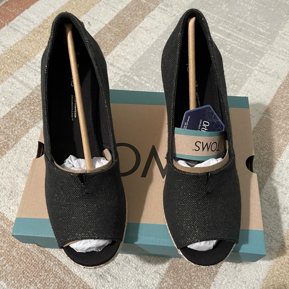 Tom’s Wedges - Picture 3 of 3
